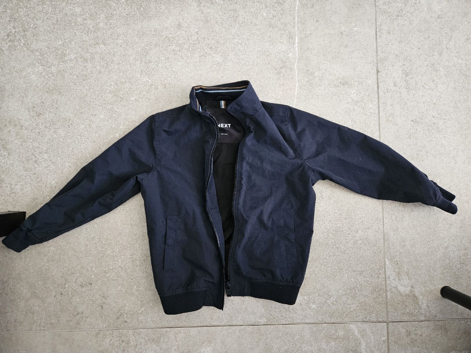 Giacche & Cappotti: Kinder Übergangsjacke dunkelblau Grösse 110 – Usato da Zwingen venduto da kajamido1