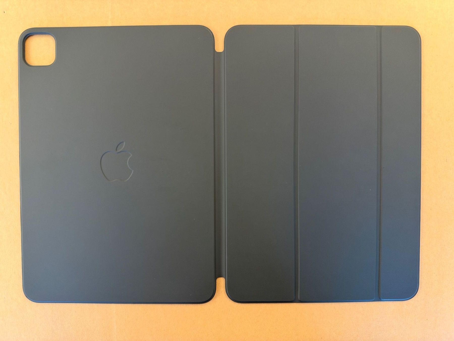 Apple Covers & Borse: iPad Pro 11'' M4 M5 Smart Folio Black – Nuovo (secondo la descrizione) da Schlieren venduto da electropolis.ch 1