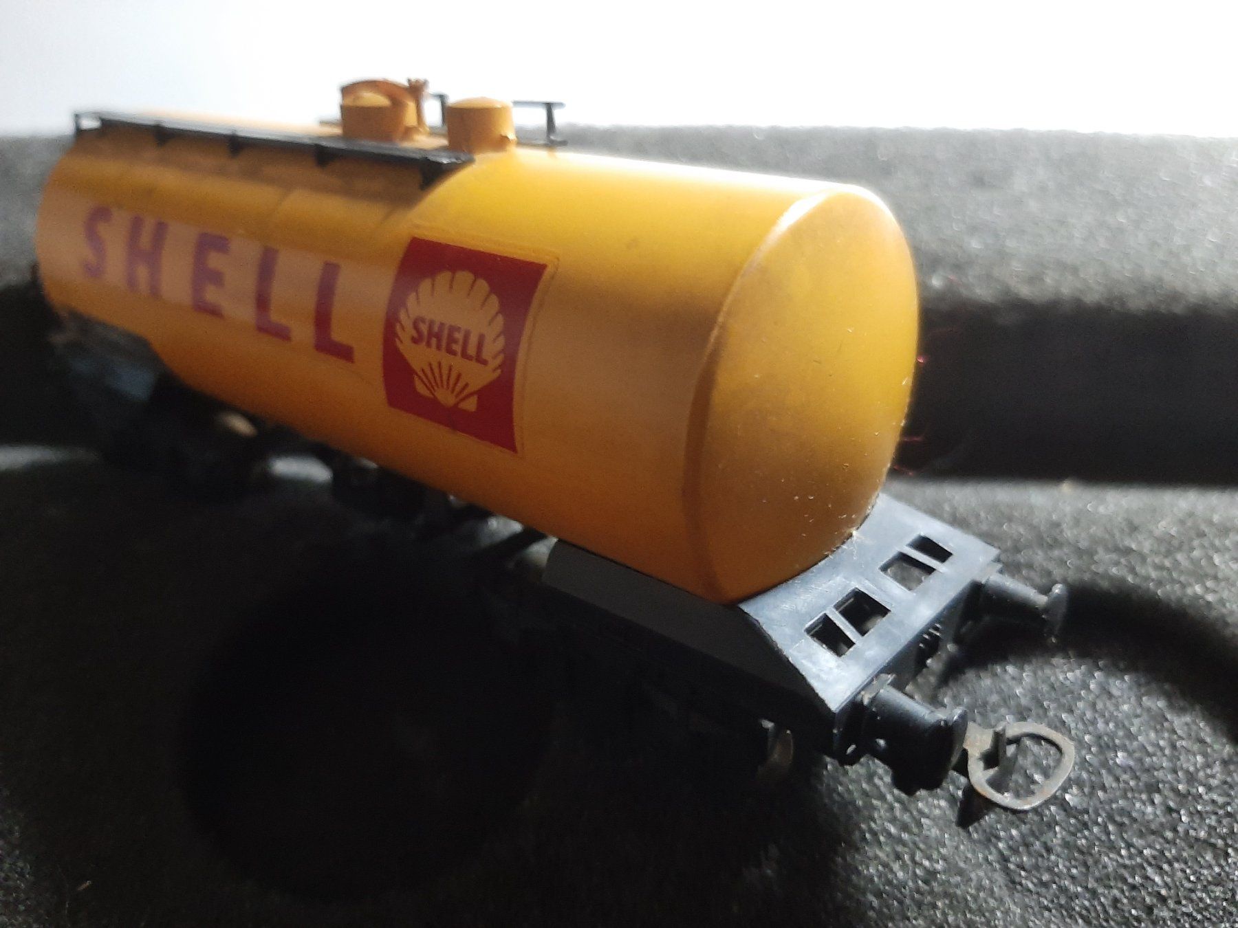 Kleinbahn Modelleisenbahnen: KLEINBAHN SHELL – Gebraucht aus Avully von RIVALIS 4