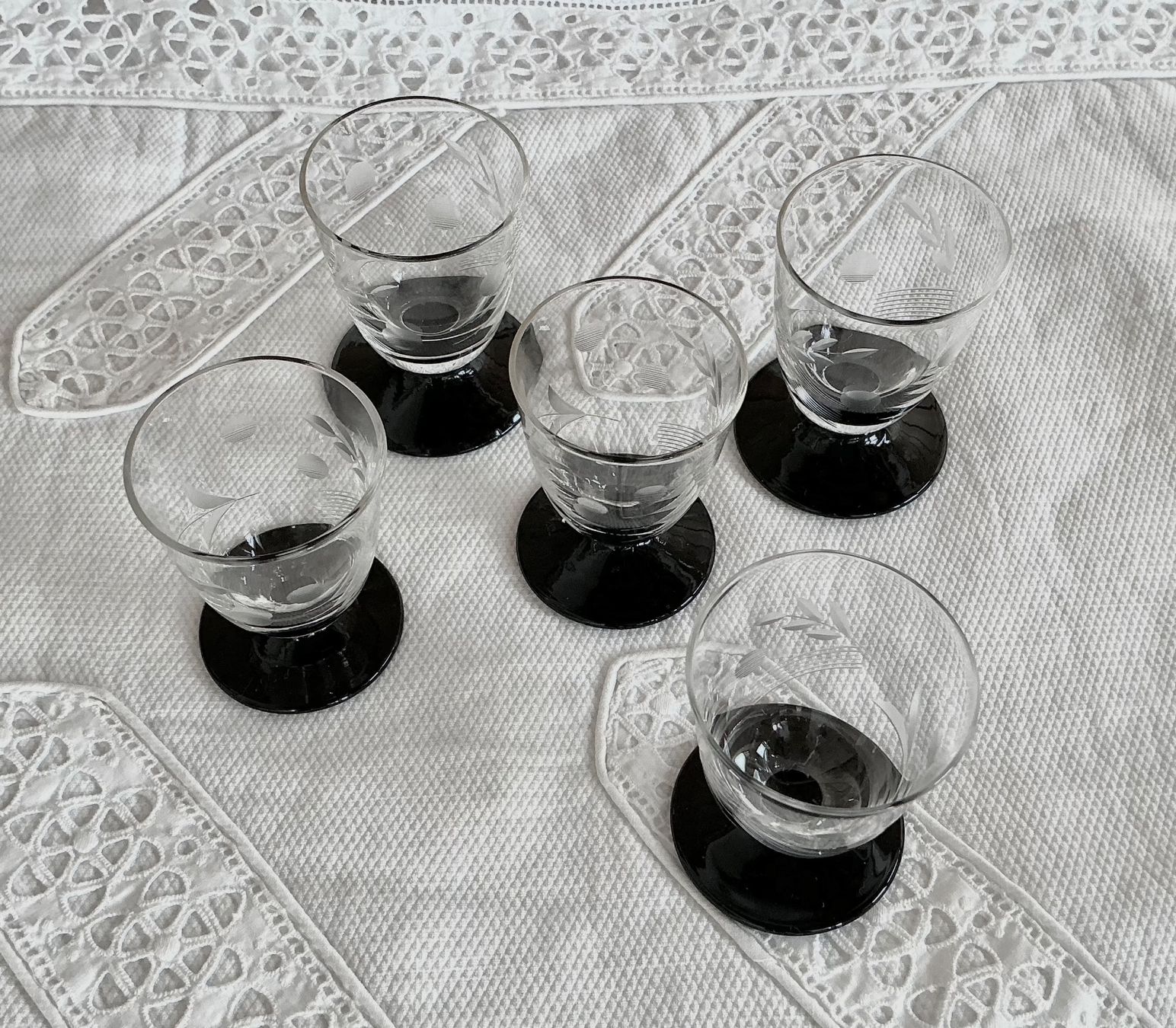 Gläser: 5 KLEINE GÄSCHEN 1950 – Gebraucht aus Zell LU von Silvermemory