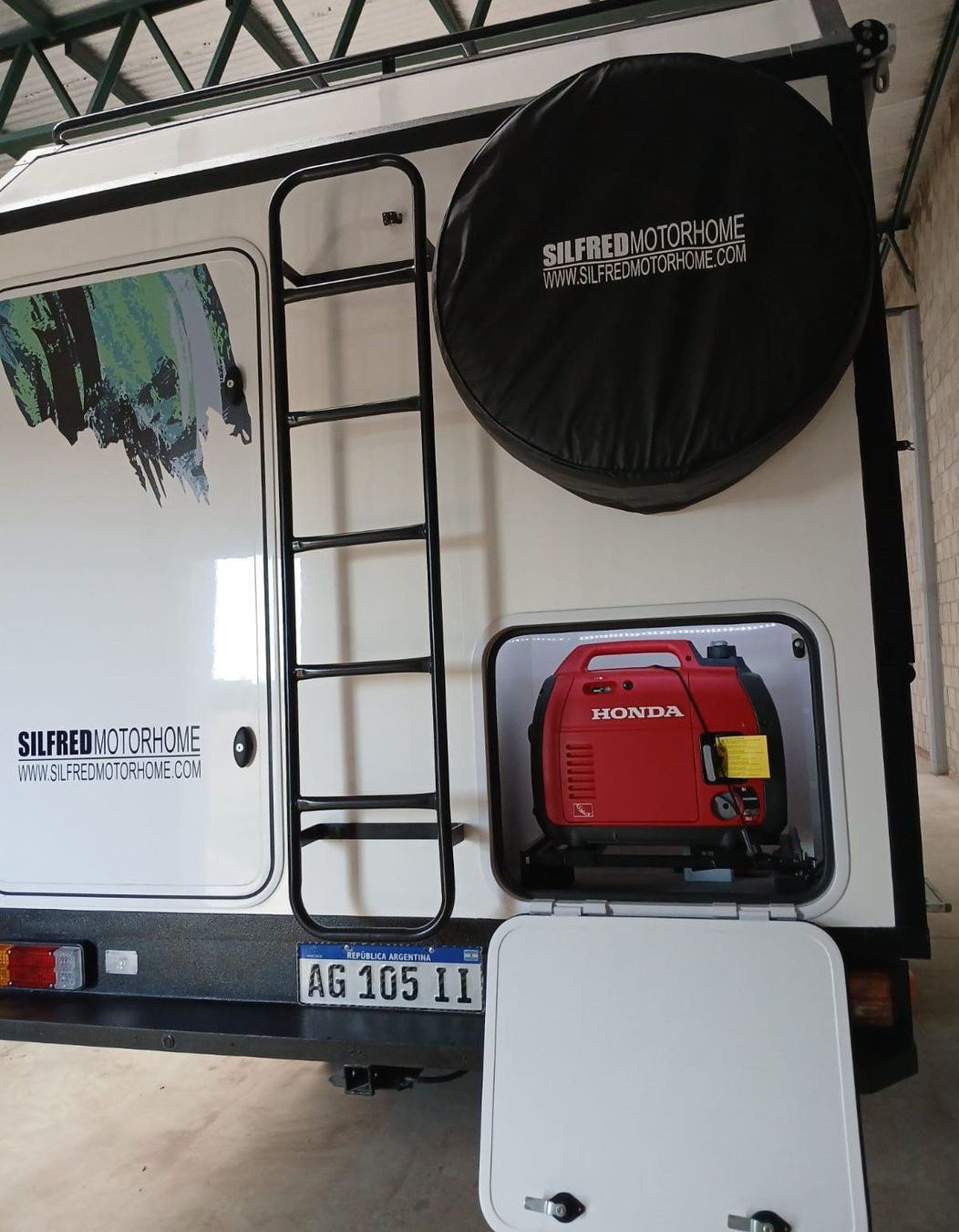 Toyota Camping Fahrzeuge: HILUX 2.4 4X4 in Argentinien – Gebraucht aus Hombrechtikon von msirius75 4