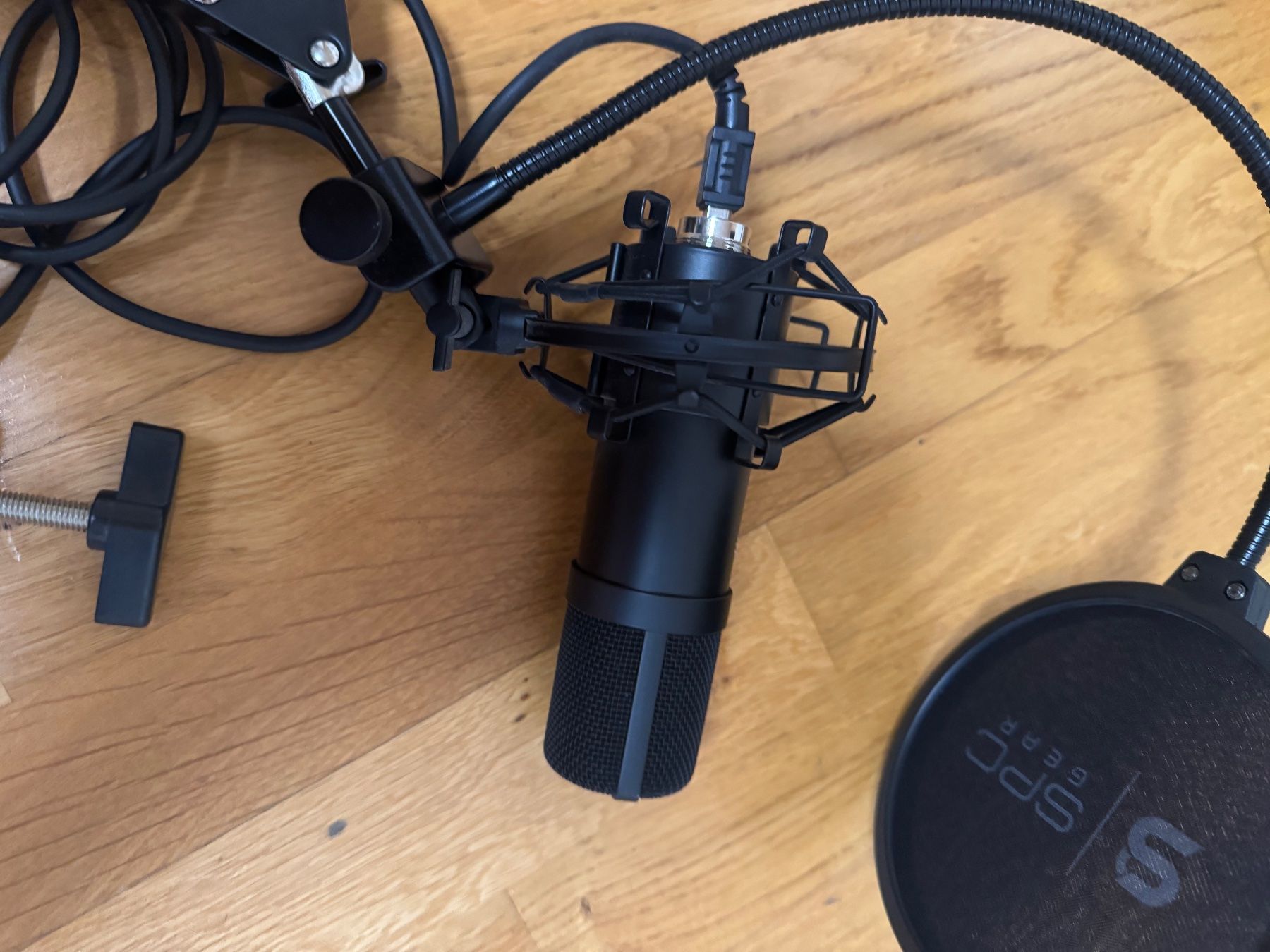 Mikrofone: Mikrofon Set mit Arm und Spinne neuwertig – Gebraucht aus interlaken von zora38