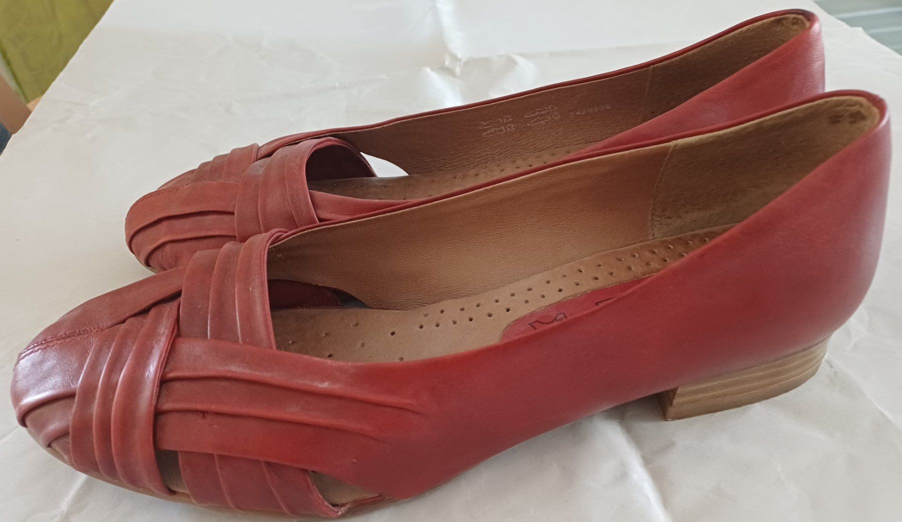 Chaussures femmes: ROTE SCHUHE  Janet D,  Grösse 5 – Neuf (Voir description) à Reinach AG par vier-pfoten
