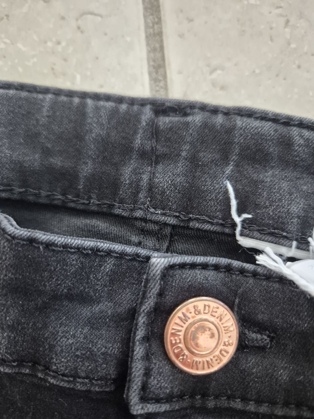 H&M Pantaloni: H&M Mädchen, 2 Hosen, Grösse 134, Pull on – Usato da Adliswil venduto da Stardust11 1