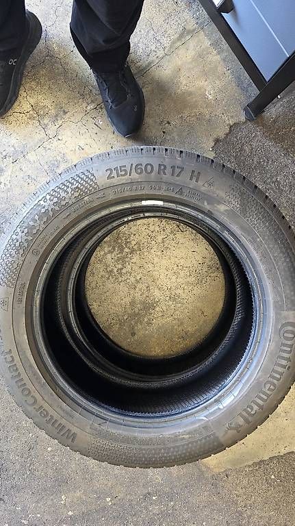 Pneus & Roues: 4 Winterreifen 215/60 R17 – D'occasion à Kriens par allata0