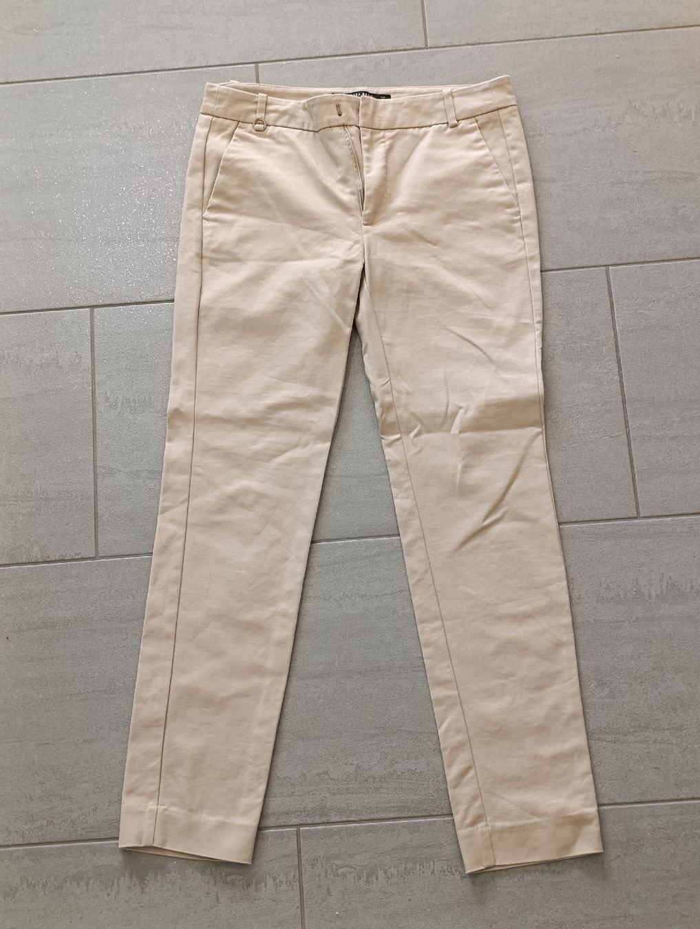 Zara Pantaloni: Zara Basic Chinos Beige Grösse 34 guter Zustand – Usato da Domat/Ems venduto da Lorand_