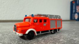 Minis Modellauto Feuerwehr Masstab 1:16