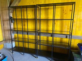 2 Wand-Regale und Beistelltisch Metall/Glas