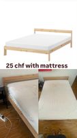 Holzbett mit Matratze 140x200cm guter Zustand