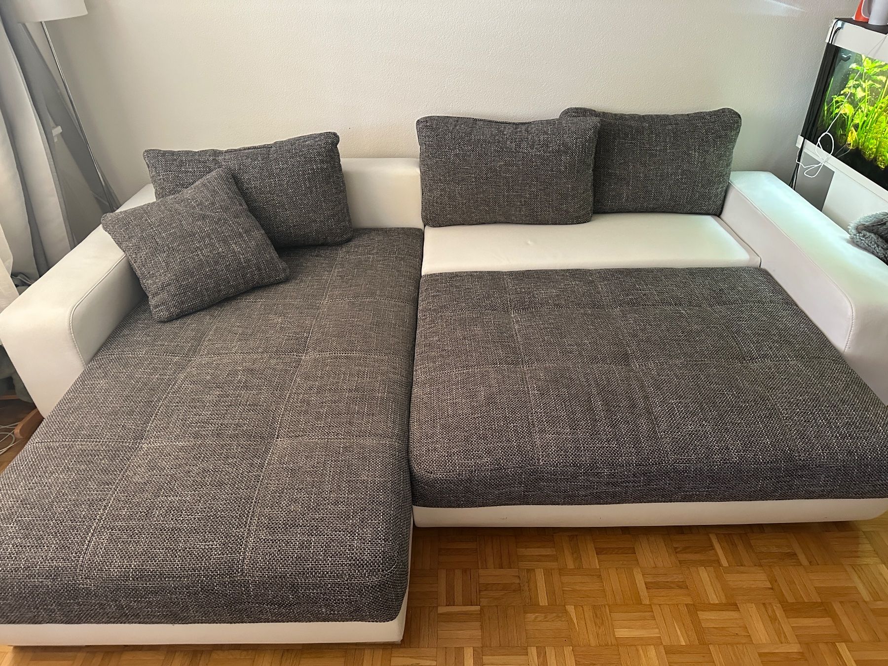 Sofas: Ecksofa mit Schlaffunktion und Stauraum – Gebraucht aus Luzern von NPudduF 3