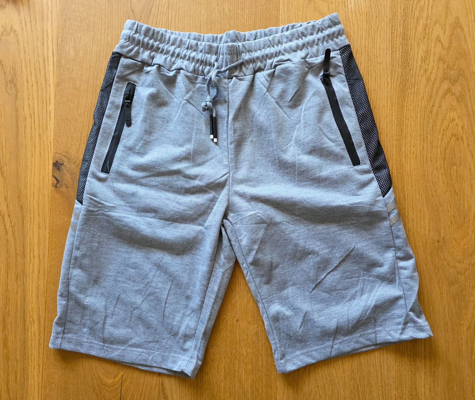 Pantaloni: Sweatshorts Gr M Farbe grau – Nuovo e nell'imballaggio originale da Richterswil venduto da Rem2011