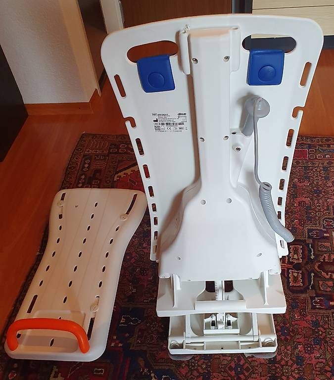 Attrezzature mediche: Sedia elettrica per vasca da bagno – Usato da Rodi-Fiesso venduto da mbe_2y9w 2