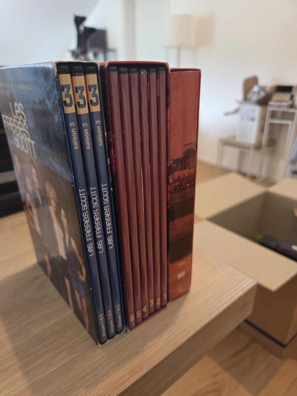 Tutti i DVDs: DVD les frères Scott saison 1+2+3 – Usato da Tramelan venduto da mic_5lzm 3