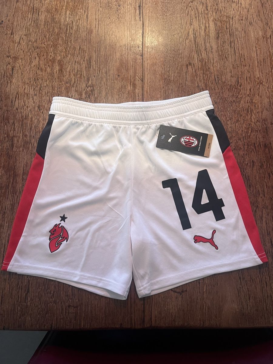 Pantaloni: AC Milan Hosen Gr. 152 – Nuovo (secondo la descrizione) da Birmensdorf ZH venduto da Liruli