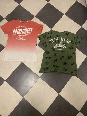 Zwei Shirts