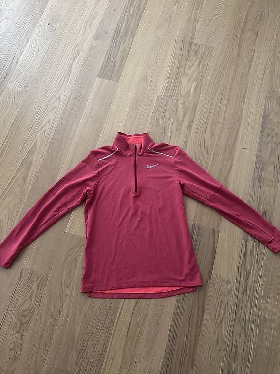 Nike T-shirt: Nike Laufshirt Longsleeve / Grösse M – Usato da Baar venduto da MY1993