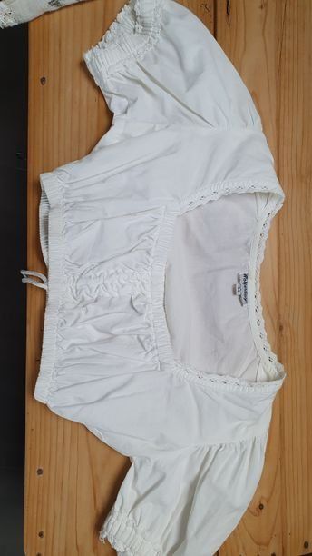 Top: Dirndl-Oberteil mit Bluse – Usato da Wagerswil venduto da flagge 2