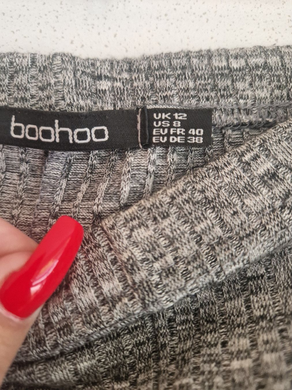 Lotti di vestiti: Ensemble Boohoo gris taille 38 – Nuovo (secondo la descrizione) da Versoix venduto da aline_b 1
