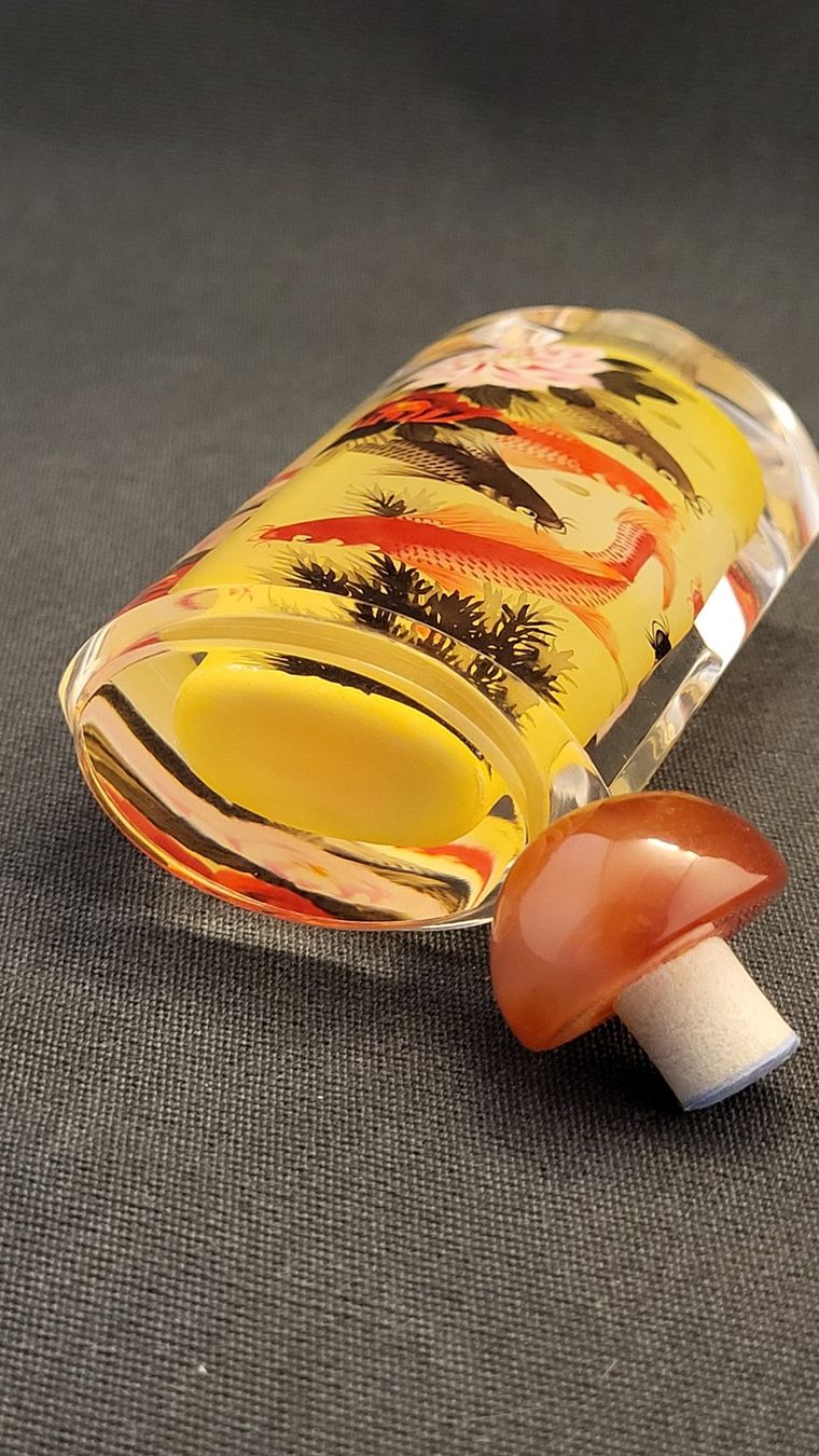 Flaconi: Snuff-Bottle mit Koi-Fisch Motiv – Usato da Basel venduto da spinne02 7