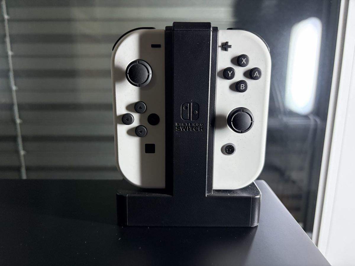 Nintendo Consoles: Nintendo Switch OLED Weiss inkl. Controller – D'occasion à Teufenthal AG par tonyelsi 4