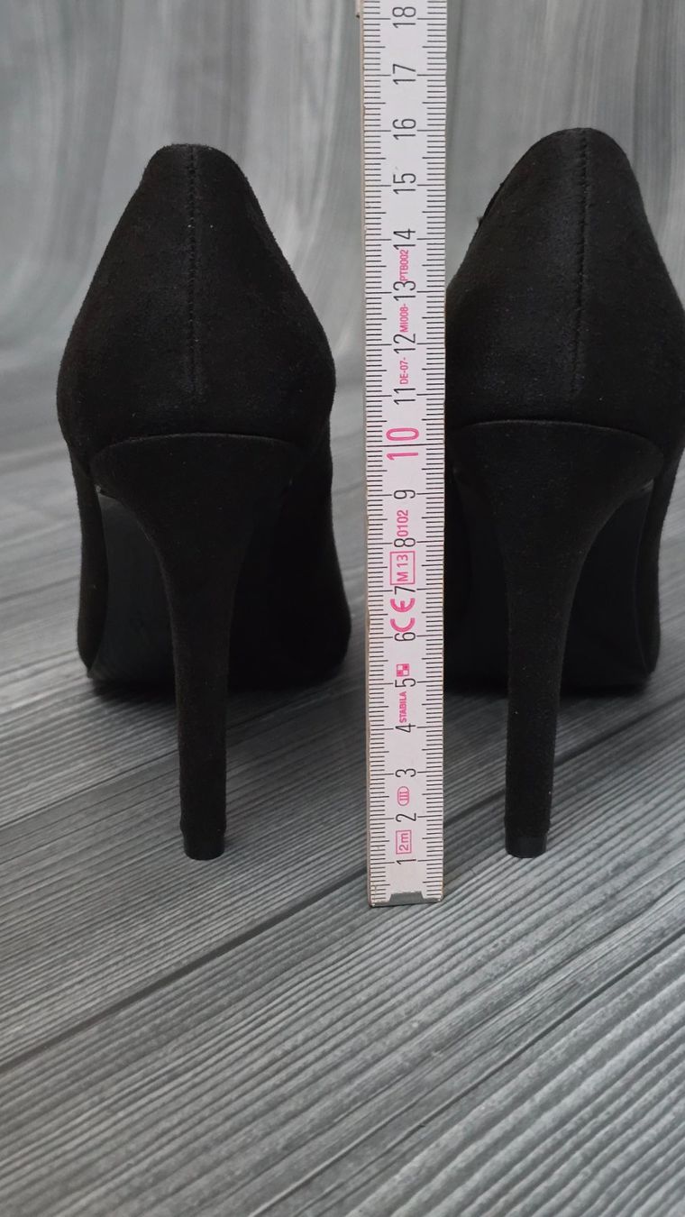 Damenschuhe: Estrada Pumps - 38 - Schwarz mit Schmuckbrosche – Gebraucht aus Thalwil von VitaMini 4