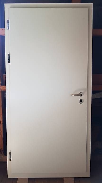 Porte: Eingangstüre weiss – Usato da WILLISAU venduto da Alb333