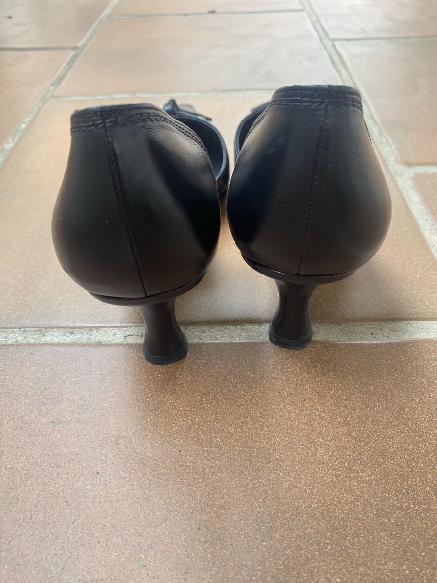 Stuart Weitzman Chaussures femmes: Stuart Weitzman Pumps schwarz Leder Grösse 39  – Neuf (Voir description) à Embrach par bea_8424 3