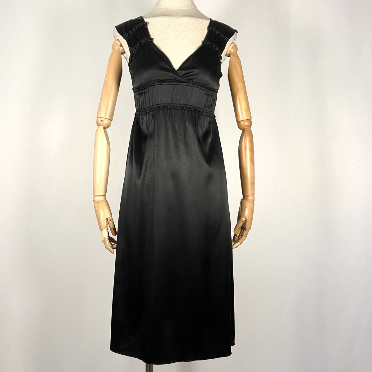 Steffen Schraut Kleider: STEFFEN SCHRAUT Silk Dress – Neu (gemäss Beschreibung) aus Emmen von Avviivva_Com2023