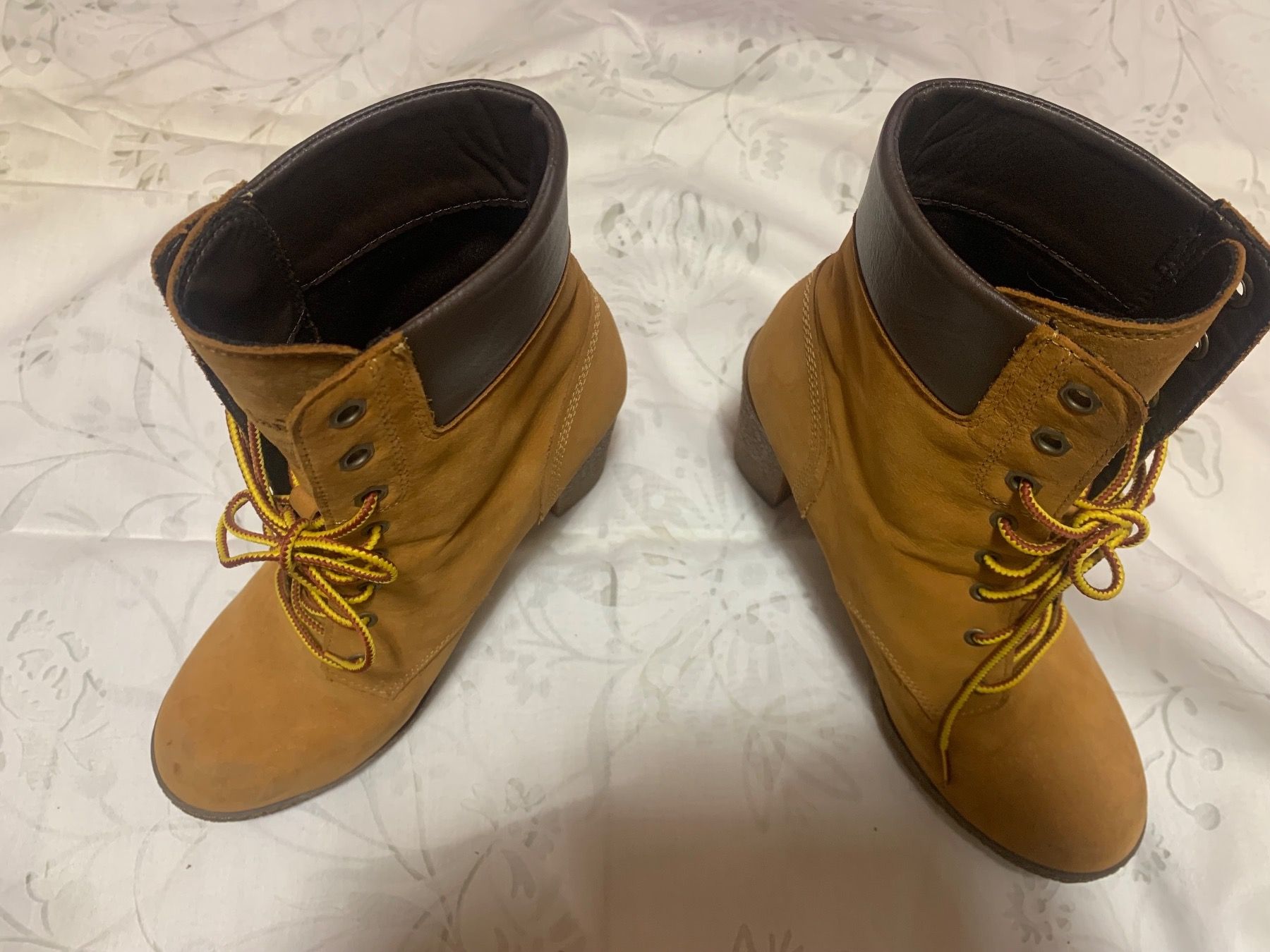 Timberland Chaussures femmes: Bottine Timberland – D'occasion à Genthod par Lou_Jin 3