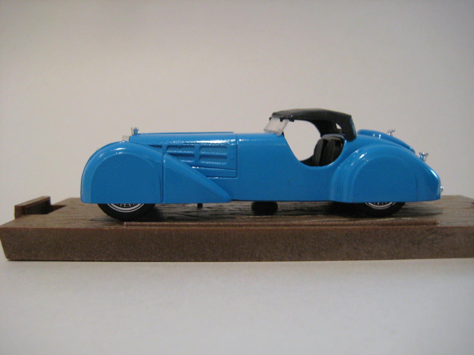 Bugatti Modellini d'auto: Bugatti 57 S 1936 brumm No r170  1/43 – Nuovo e nell'imballaggio originale da Neuchâtel venduto da Philippeflecherouge 2