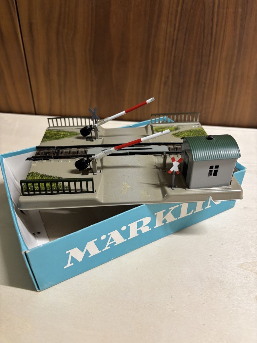 Märklin Modellini di ferrovie: Märklin Bahnübergang 7390 - Top – Usato da Zürich venduto da steuer2014