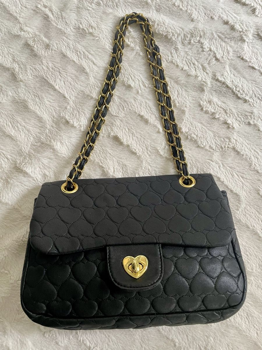 Taschen für Damen: Schwarze Handtasche mit goldener Kette & Herzchen – Gebraucht aus Zürich von MarciaBraz 6