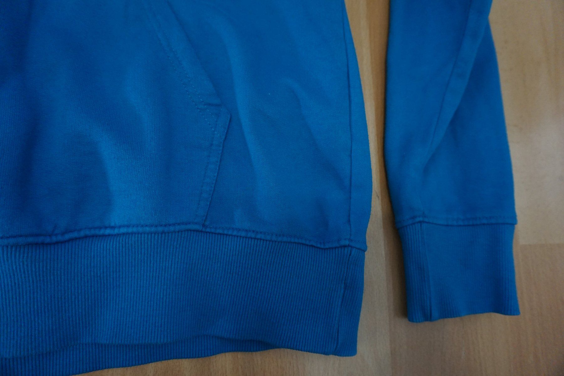 Maglioni & Felpe: Hoodie mit Logo, Grösse S – Usato da Zürich venduto da einalemjena 1