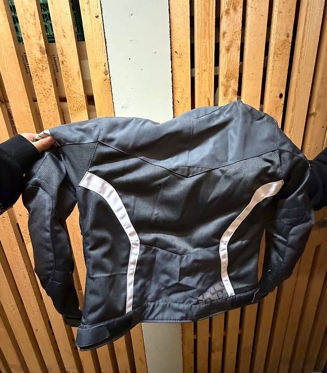 Giacche: Veste moto IXS – Usato da Plan-les-Ouates venduto da wil_8h7k 1