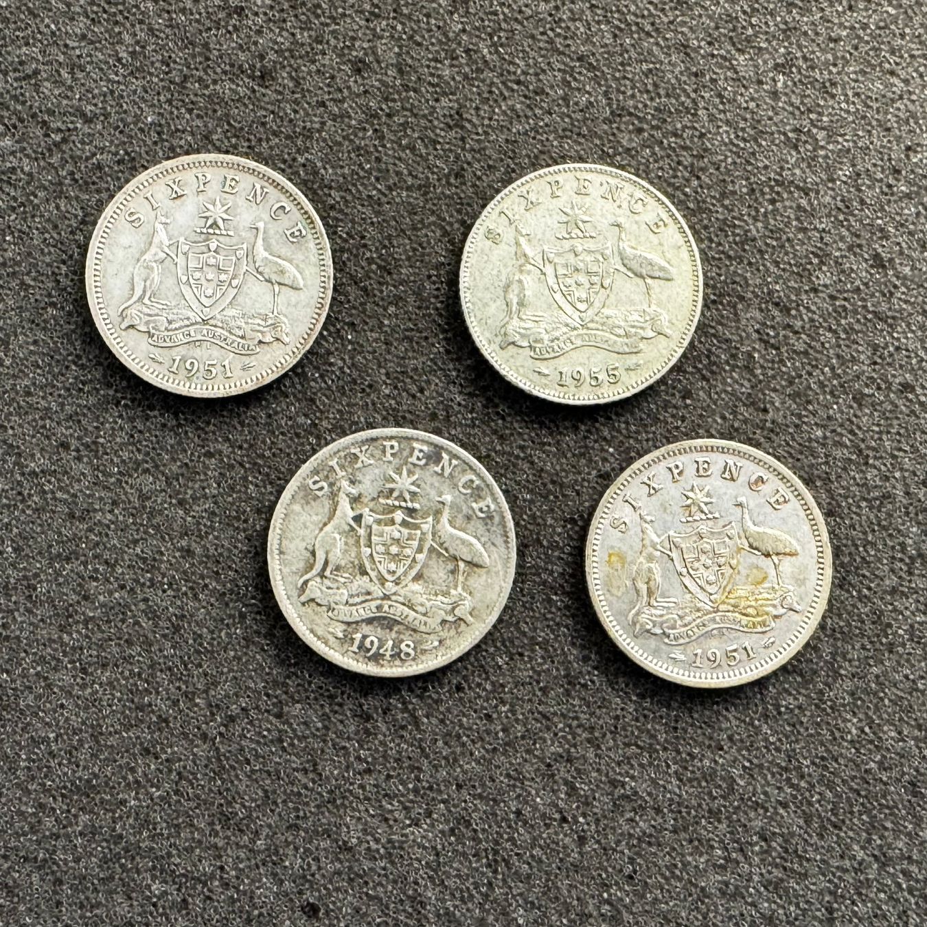 Toutes les monnaies: 4 x 6 Pence Silber Australien div. Jahre – D'occasion à Reitnau par tb-muenzen
