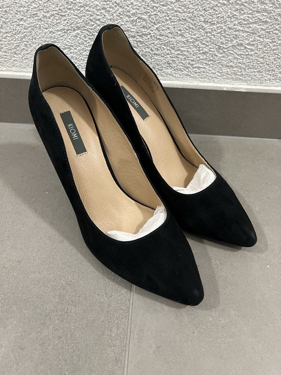 Scarpe da donna: Kiomi black suede pumps – Nuovo (secondo la descrizione) da Prangins venduto da ale_f88f 3