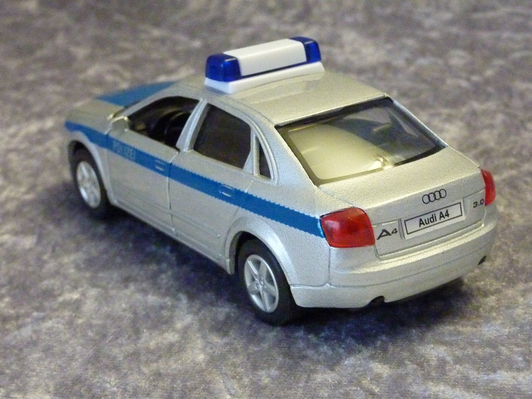Audi Voitures modèles: Audi A4 Polizei – D'occasion à Dürrenäsch par modellautos4you 2