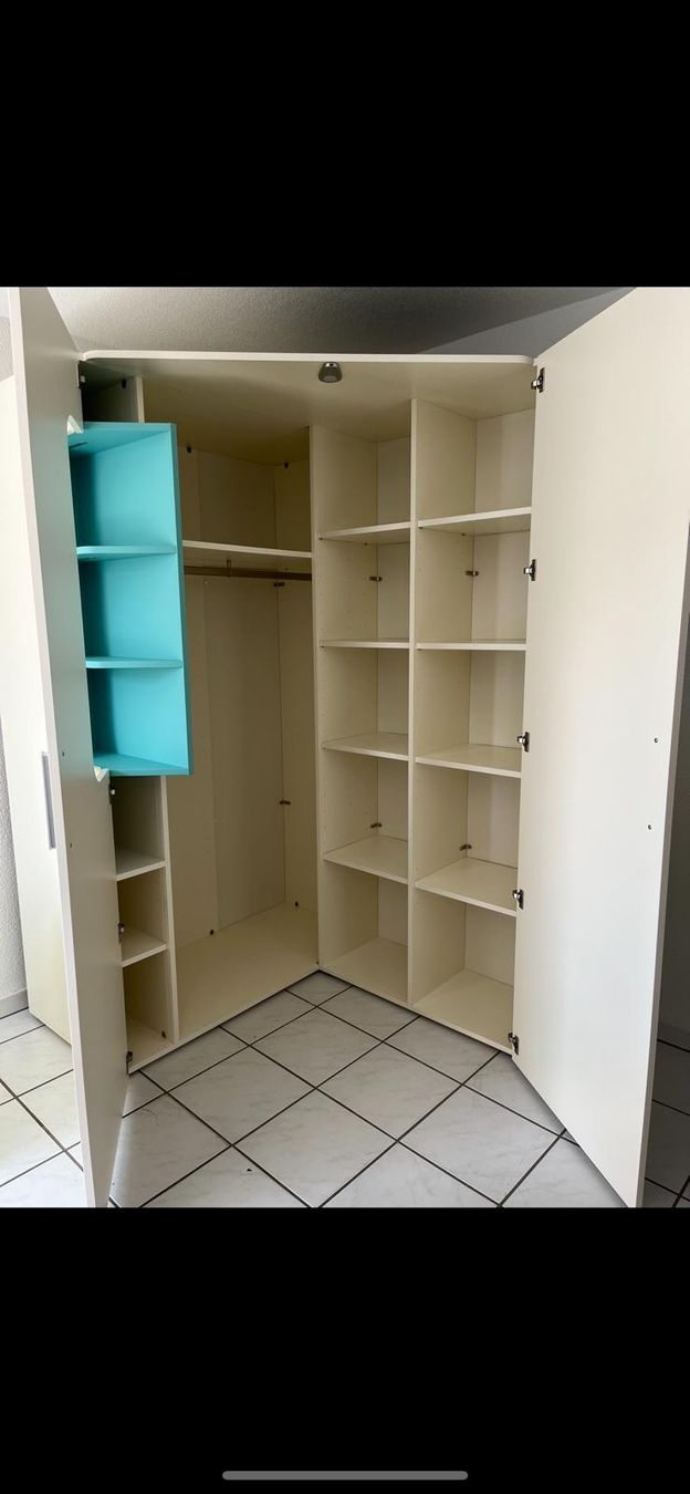 Schränke: Eckkleiderschrank mit Einsatz und LED-Beleuchtung – Gebraucht aus Schaffhausen von GreenApple212 1
