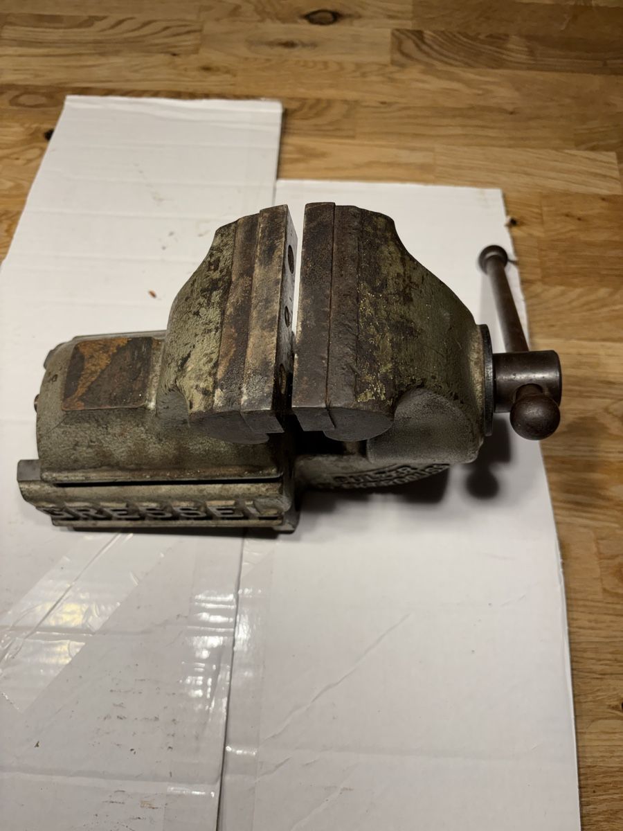 Gressel Tutti gli attrezzi: Gressel Sulzer Schraubstock  – Usato da Udligenswil venduto da Ktho 1