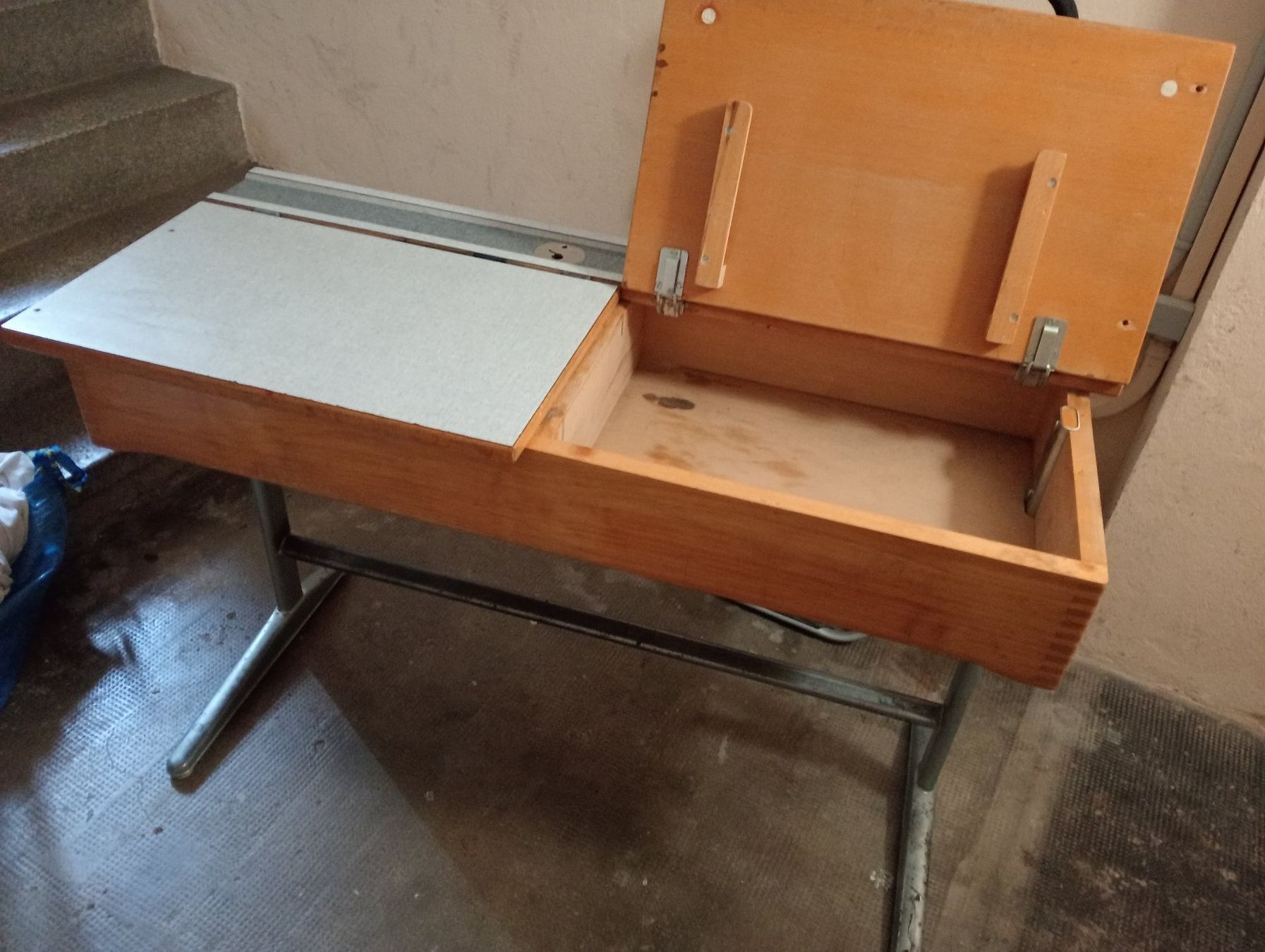 Bureaux: 2er Schulpult – D'occasion à Biel/Bienne par emma036 1