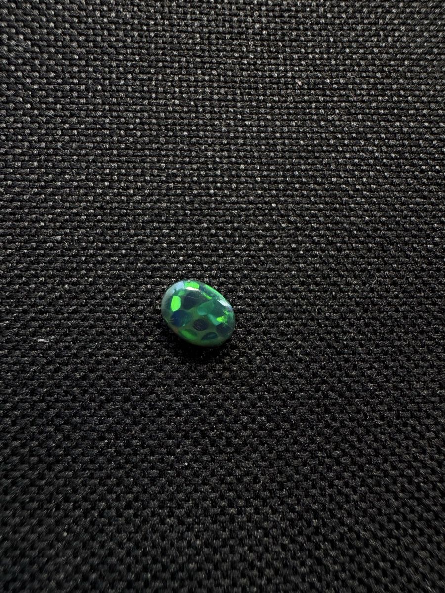 Pierres précieuses: Black Opal mit Wabenmuster 0.8ct – Neuf avec emballage d'origine à Wängi par Horus90 1