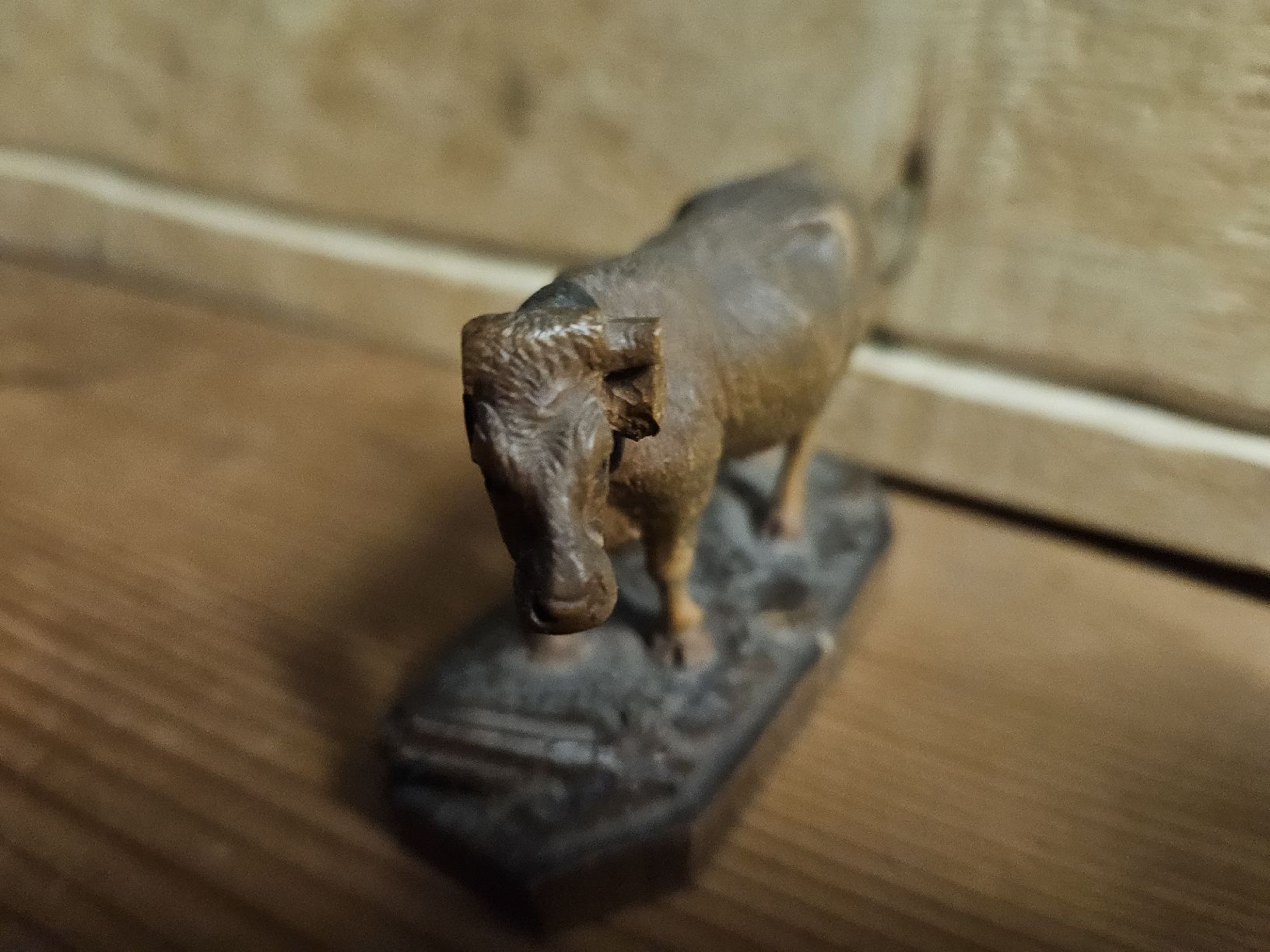 Sculture & Statue: skulptur zuoz brienz antik – Difettoso da Schwellbrunn venduto da Jaguarpanter 3
