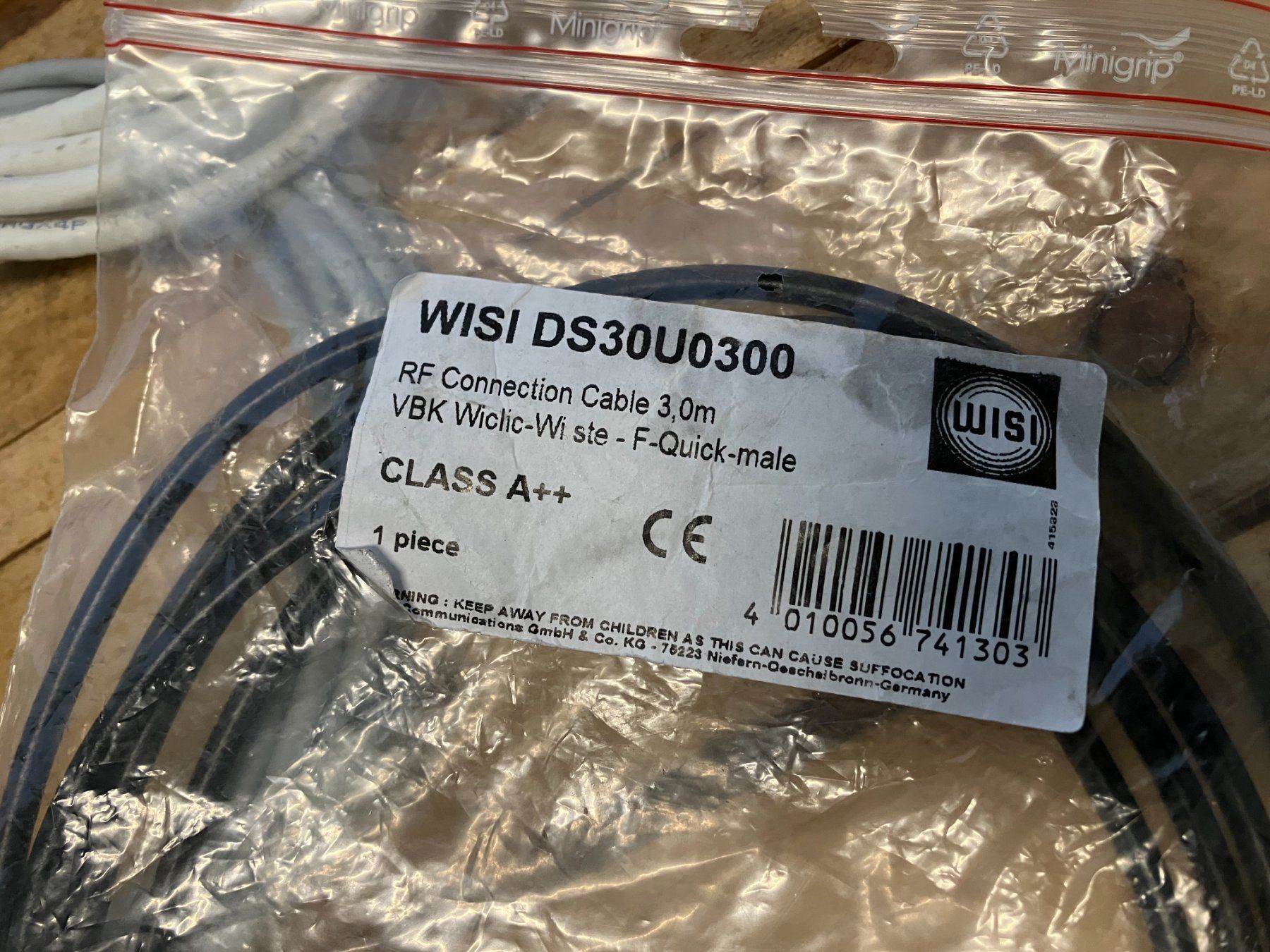 Kabel: Post. div. Antennen, Netzwerk, Serverkabel div. Länge ab 1.- – Gebraucht aus Lichtensteig von Buy24International 1