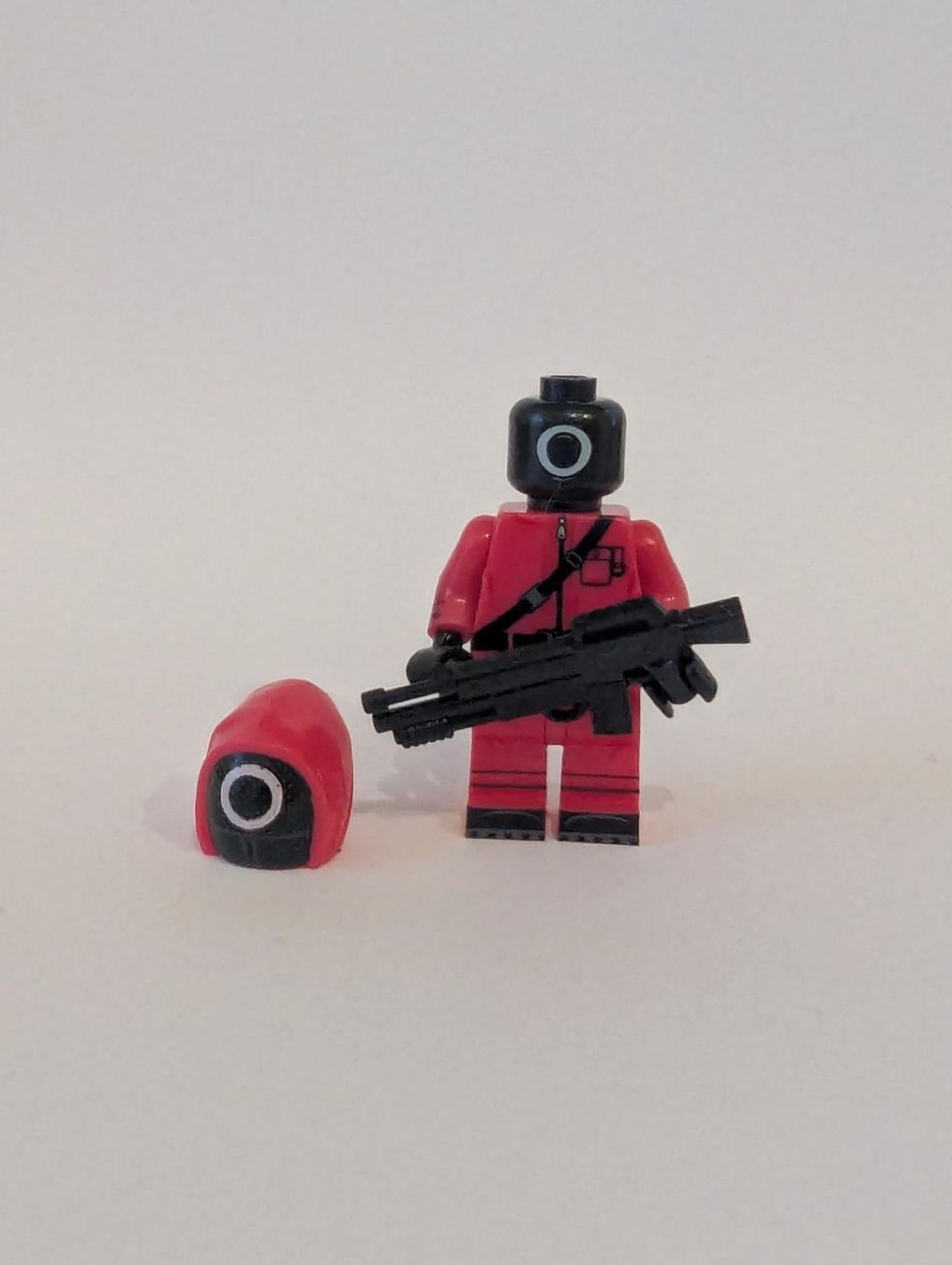 Lego Figuren: Squid Game Wärter (3er Set Custom) – Gebraucht aus Trimbach von BrickBase 1