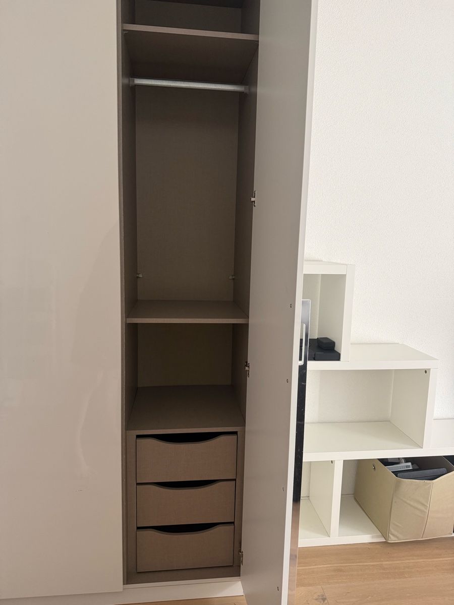 Guardaroba: Garderobe gratis – Usato da Wettswil am Albis venduto da cas_8z68 2