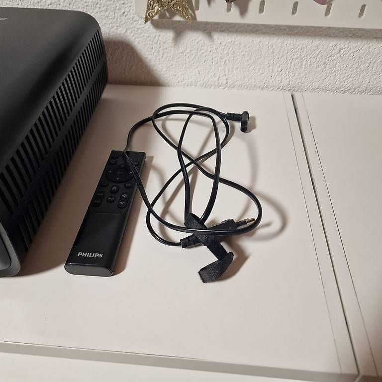Philips Videoprojektoren: Philips NeoPix 730 Beamer inkl. Leinwand mit Ständer – Gebraucht aus Grafstal von Leednow 4