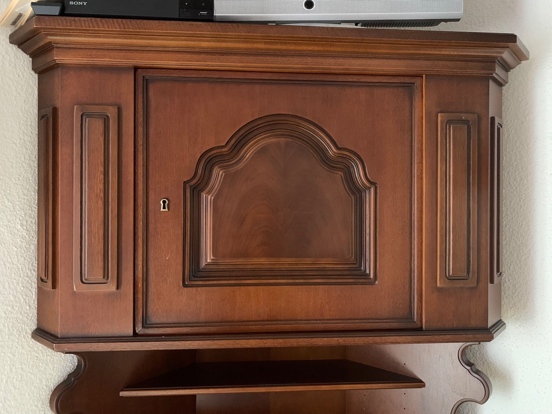 Schränke: Eckschrank Mahagoni Holz – Gebraucht aus Eschlikon TG von ArtRec 2