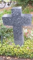GRABSTEIN , Grabmal in Kreuzform