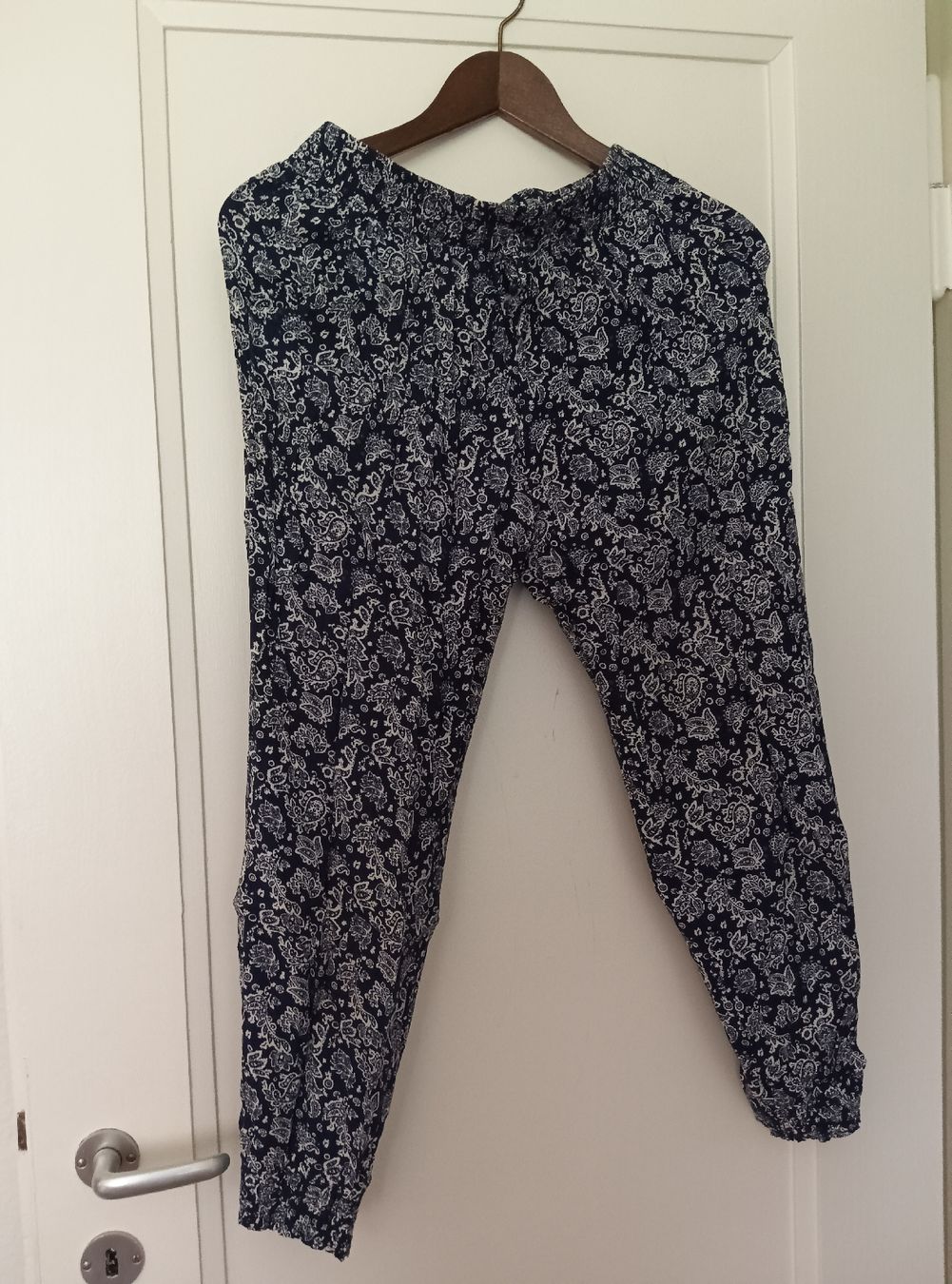Pantalons: Sommerhose mit Muster, Grösse M – D'occasion à Zürich par Asteraki