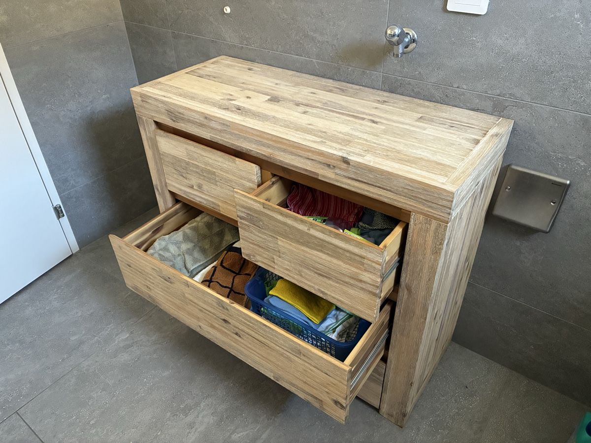 Cassettiere: Kommode mit 4 Schubladen – Usato da Biel/Bienne venduto da M4R4Nd 1
